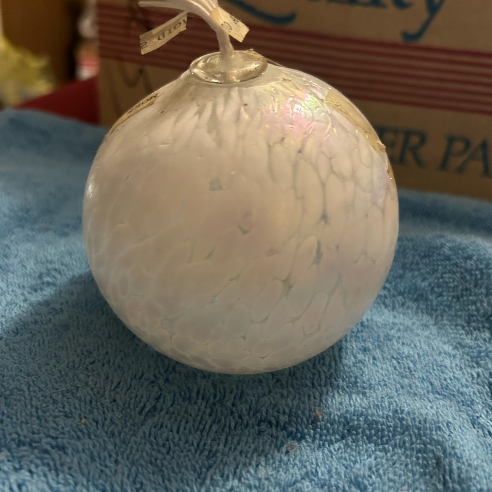 Traditions Hand Blown Glass Oil Lamp Round Ball White Pearlescent Never Used